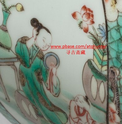121 Qing pair square vases, 晚清人物对瓶