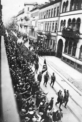 1933  1.Mai-Nazi-Marsch. Untere Louisenstr