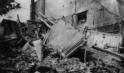 Marktdrogerie, 21.7.41, Blick von Kchel auf Brandmauer