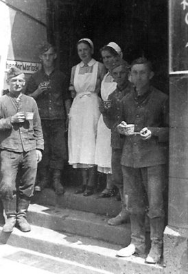 Marktdrogerie, 21.7.41, Helfer
