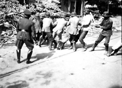 Marktdrogerie, 21.7.41, Küchel, Rettungsarbeiten