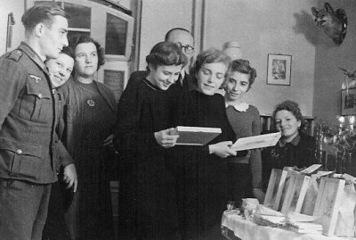 Marktdrogerie, Weihnachten 1944, Belegschaft