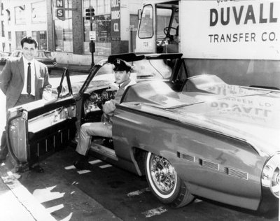 Elvis & '62 Ford Thunderbird Sports Roadster