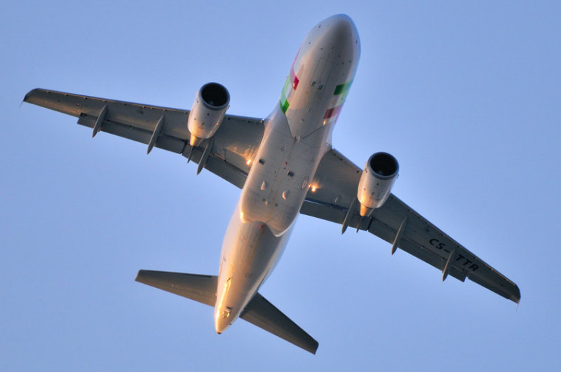 Landing in Lisbon, A319, CS-TTR