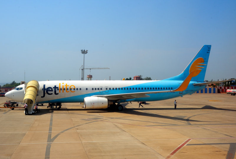 Jetlite Boeing 737/800 WL, VT-SJG, at Dabolim