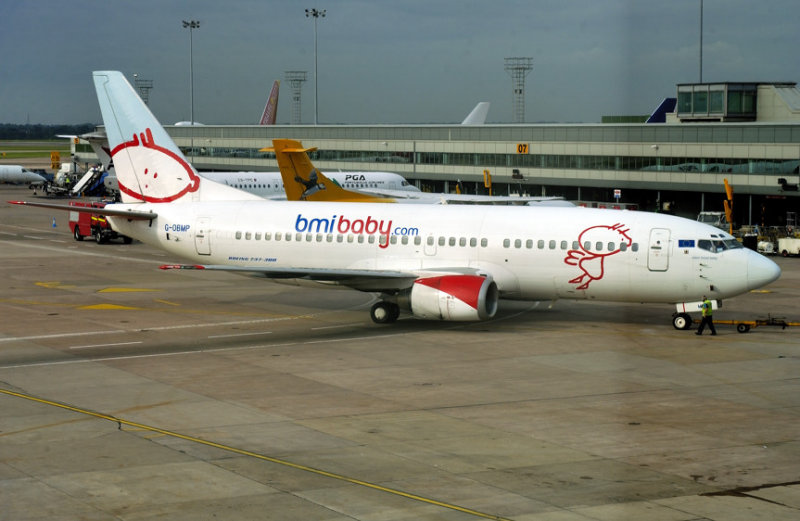 BMI Baby B-737/300, G-OBMP