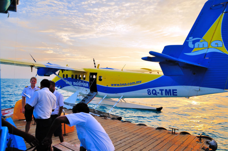 TMA DHC6, 8Q-TME at Helengeli Landing Platform