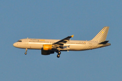 Vuelling AIRBUS A320, EC-JAB