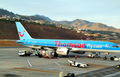 Thomson Boeing B-757 at Madeira