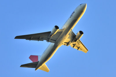 JAL B-767, JA606J