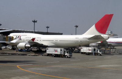 JAL's B-747/400 