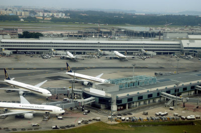 Singapore Airport in 2004: Still Building New Terminal 1