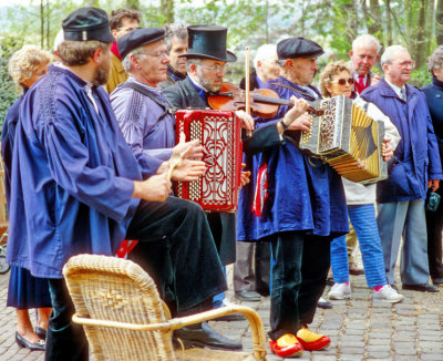 Flemish Traditional Folk Players  
