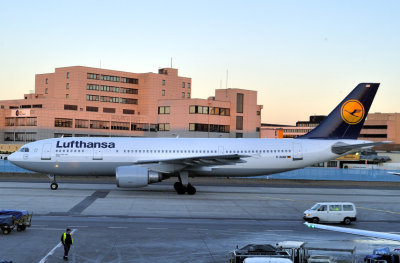 Lufthansa A300/600, D-AIAW , at Sunrise