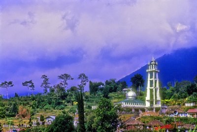 Bali's Invading Mosques