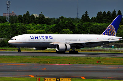 United B-777/200, N768UA