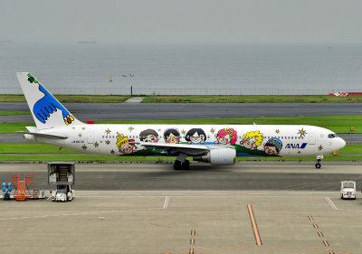 ANA B-767/300, World Children, JA8674