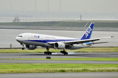 ANA B-777/200, JA741A, Landing