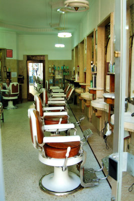 Old Barber Shop: Empty 