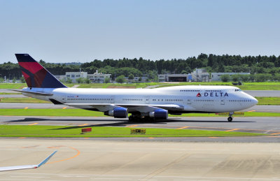 Delta B-747/400, N664US