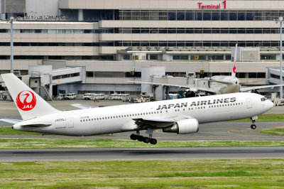 JAL B-767/300, JA655J