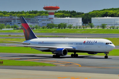 Delta B-767/300, N176DZ