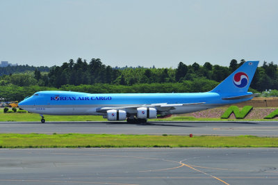 Korean Cargo B-747-8, HL7610, Reversing