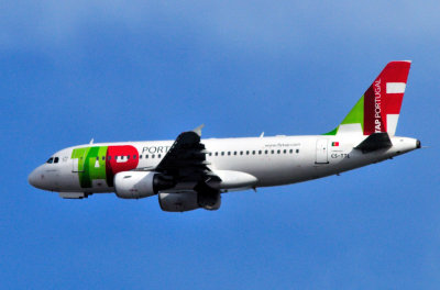 TAP A319, CS-TTL Lowering Gear