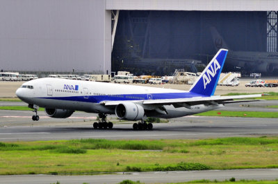 ANA's B-777/200, JA705A