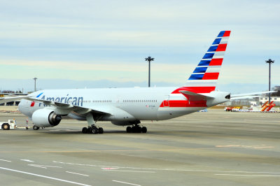 American B-777/300, N773AN
