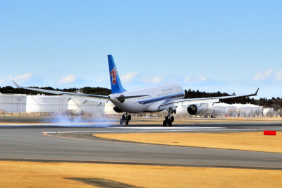 China Southern A333 Landing in Smoke