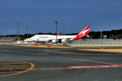 Qantas B-747/400 in Narita