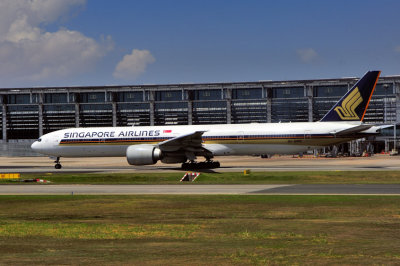 Singapore B-777/300, 9V-SWQ