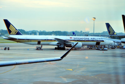 Singapore B-777/300, 9V-SWL