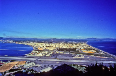 Gibraltar Airport, La Linea Behind