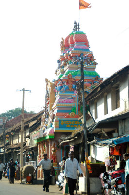Miserable Street, Rich Temple-Karnataka
