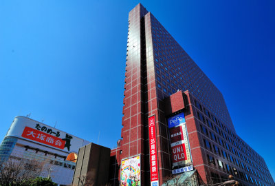 Seiyu Sinjuku Station,  With Hotel On Top