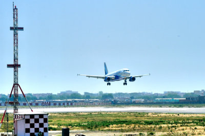 IndiGo A320, Landing At IGIA