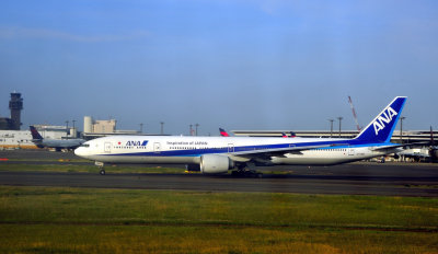 ANA's B-777/300, JA736A