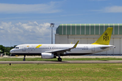 Royal Brunei New A320, V8-RBX, TO