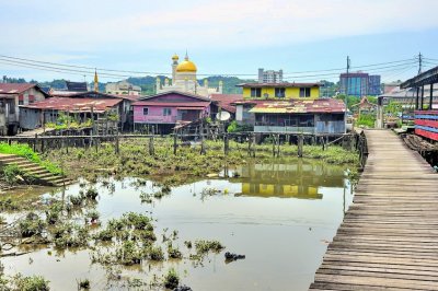 What Remains of Bandar Floating Village