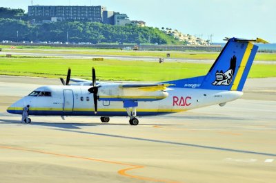 RAC DHC-8-100, JA8973, Getting Ready For Departure