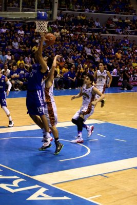 140830 UAAP77R2 Ateneo-UST 1978.jpg