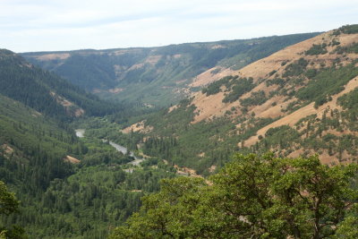 Klickitat River (east of refuge)