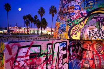 Venice Graffitti Moonrise