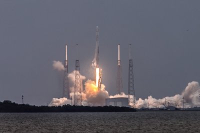 Dragon CSR3 (Falcon 9)