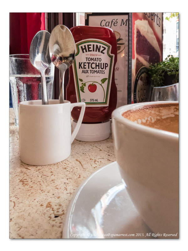 2014 - Hanks Café - Toronto, Ontario - Canada