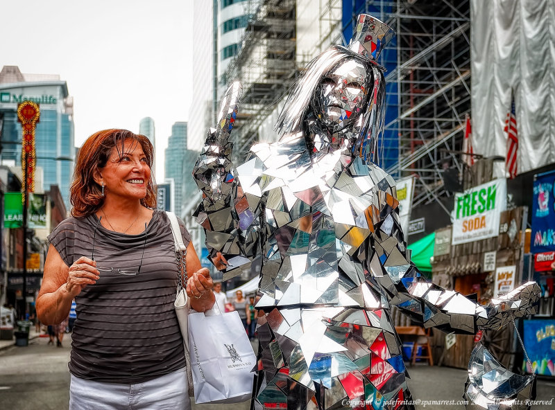 2015 - Mirror Family - Buskerfest Toronto, Ontario - Canada