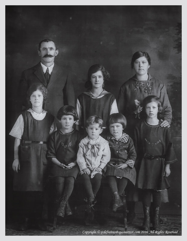 The Brescacins Family - (Fort William) Thunder Bay, Ontario - Canada