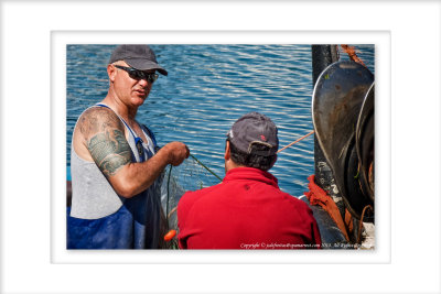 2015 - Fisherman repairing the nets - Faces of Faro, Algarve - Portugal